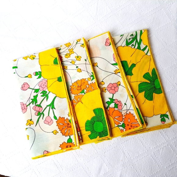 Vintage Fabric Napkin Retro Yellow/Orange  Floral Set of 4 - Picture 2 of 9